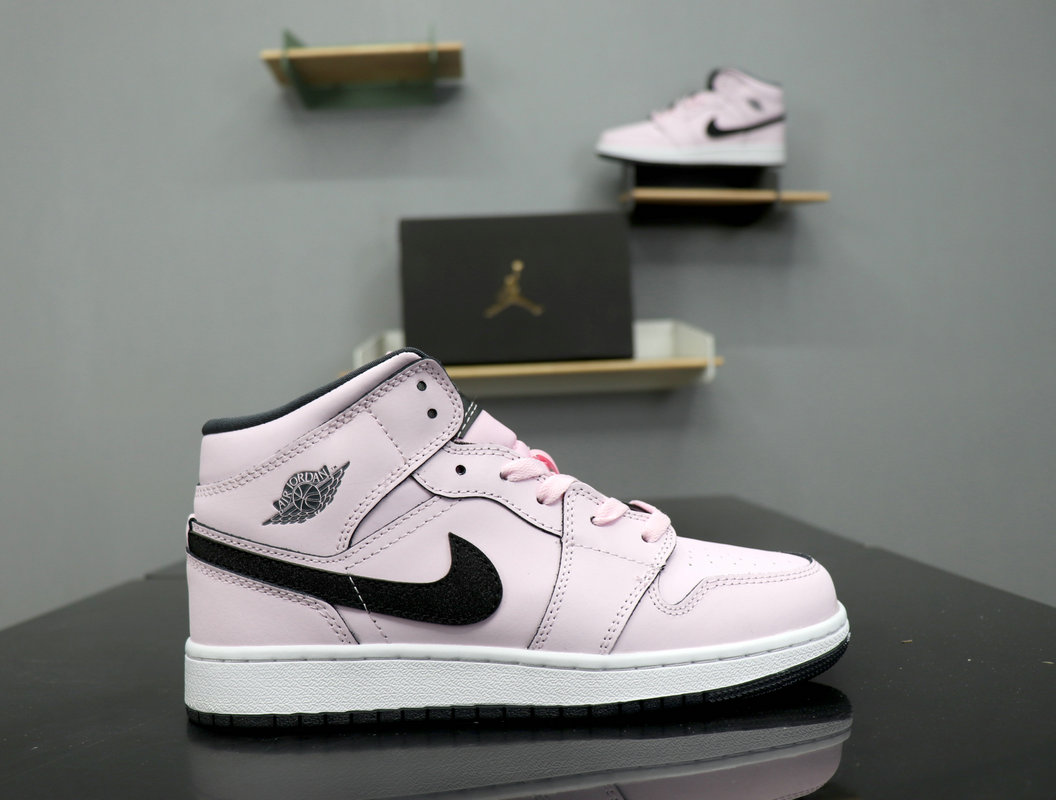 Nike Air Jordan 1 MID 555112-601