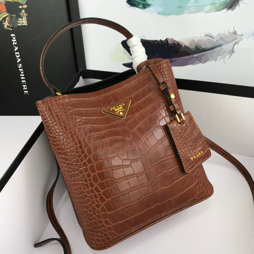 Wholesale Cheap AAA Designer Handbags for Women