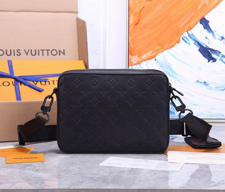 Wholesale Cheap LV Aaa Designer Leather Messenger Bags for Sale