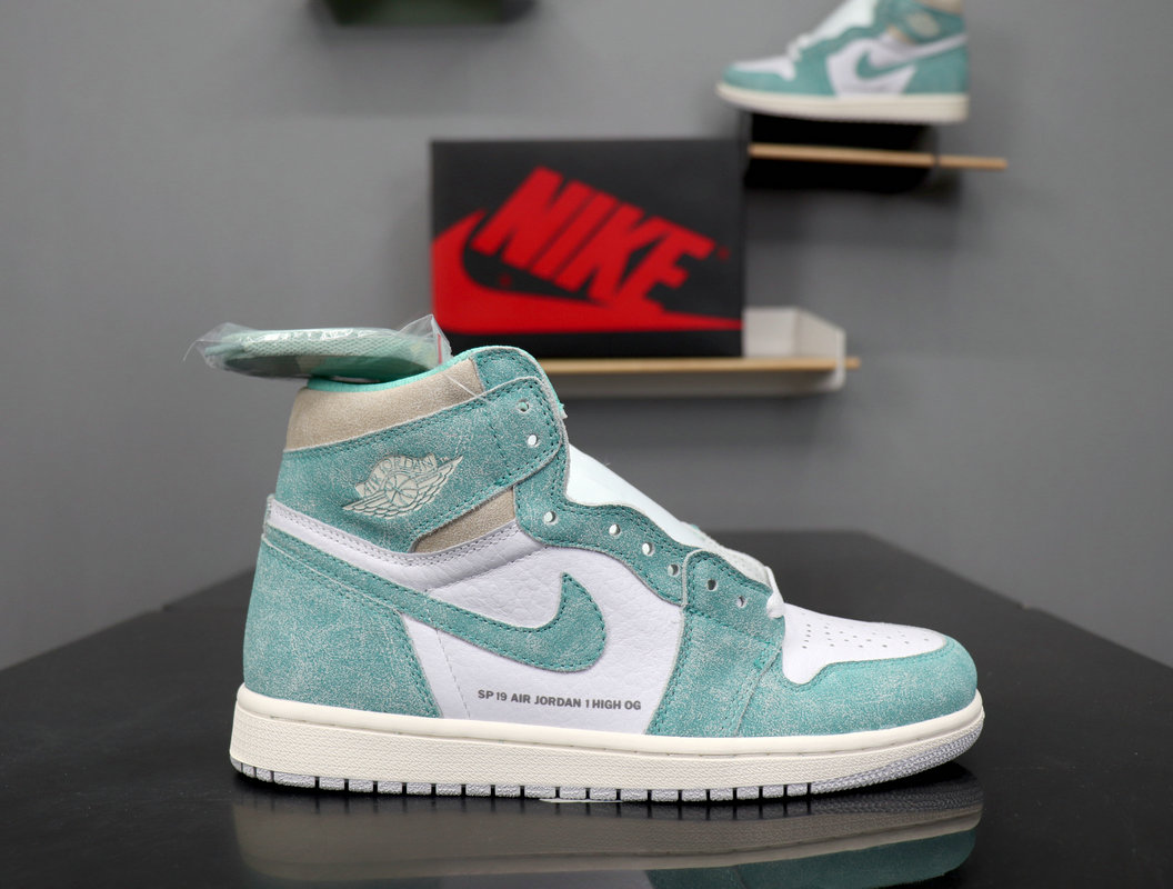 Nike Air Jordan 1 Retro High OG “Turbo Green” 555088-311