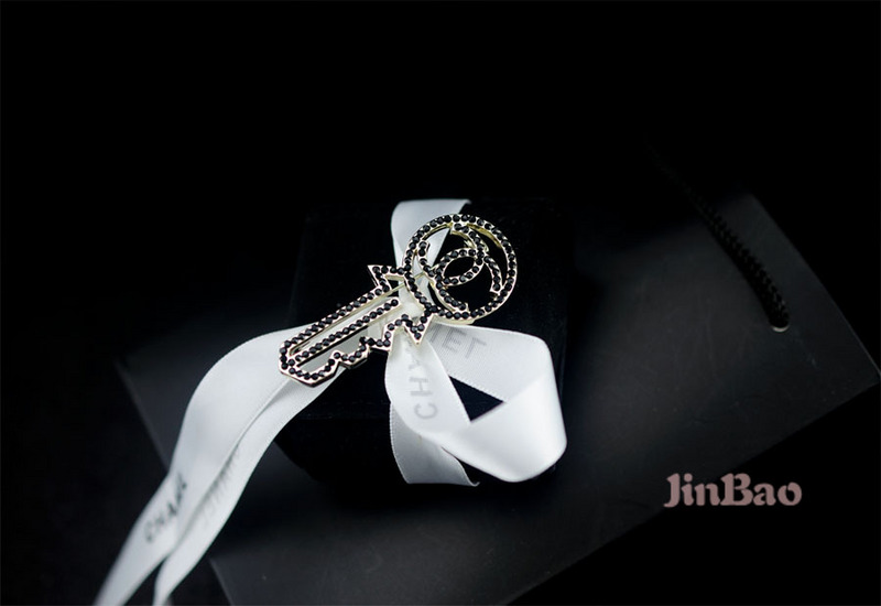 Wholesale womens fashion designer brooch for sale