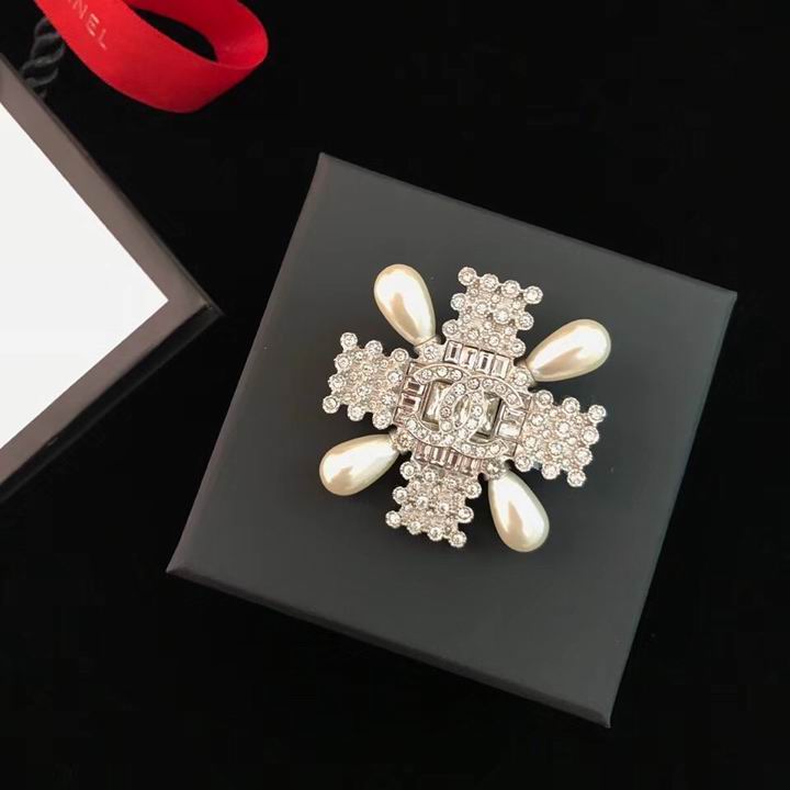 Wholesale womens fashion designer brooch for sale