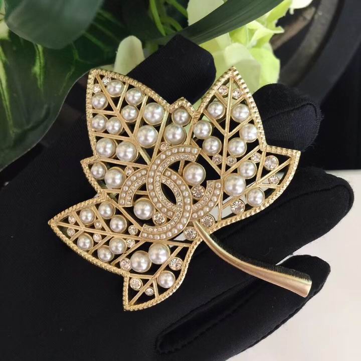 Wholesale womens fashion designer brooch for sale