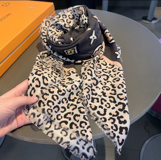 Wholesale Cheap LV Designer Scarves for Sale