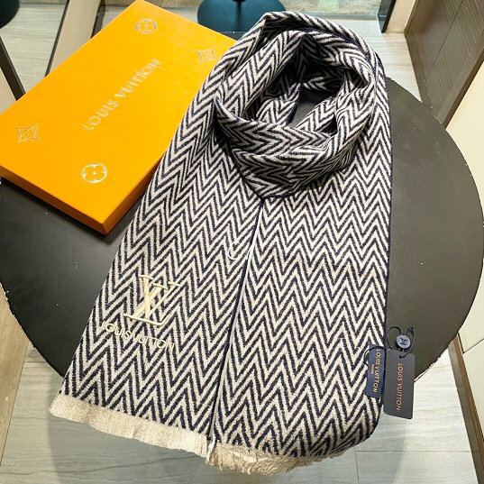 Wholesale Cheap LV Designer Scarves for Sale