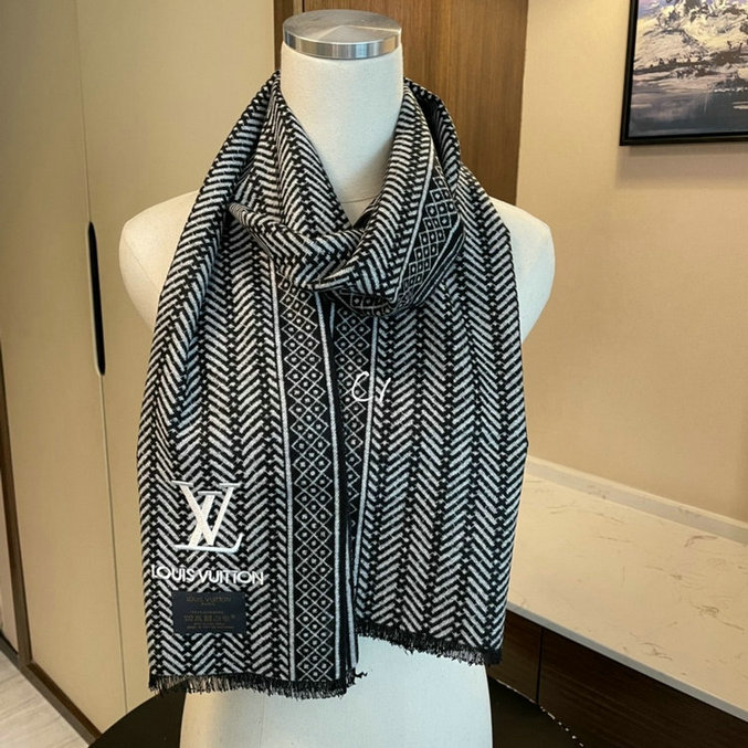Wholesale Cheap LV Designer Scarves for Sale