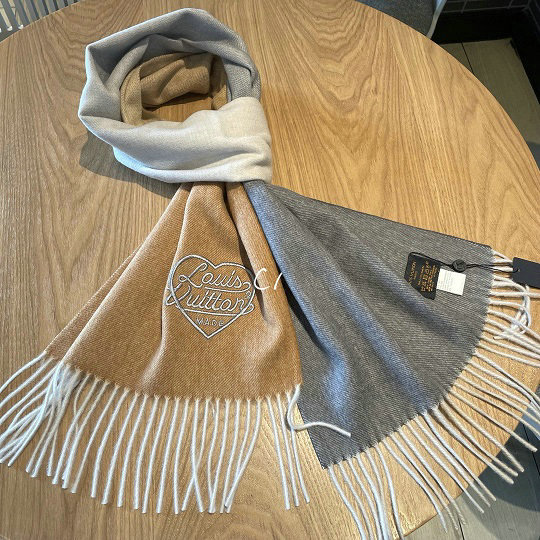 Wholesale Cheap LV Designer Scarves for Sale