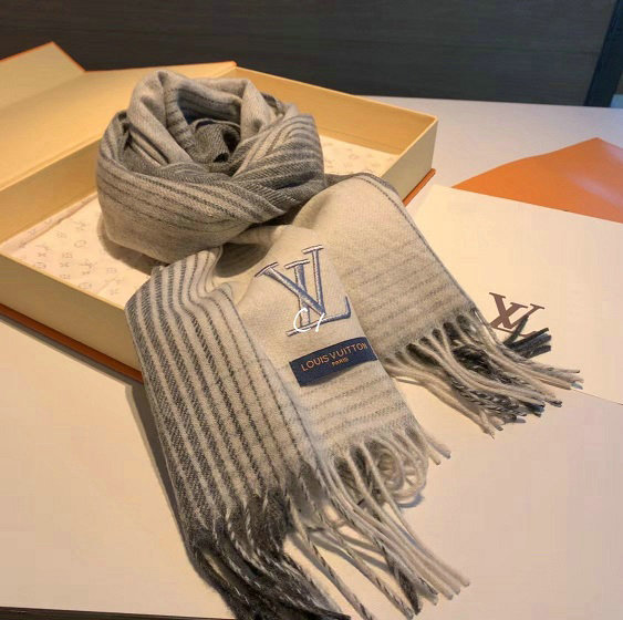 Wholesale Cheap LV Designer Scarves for Sale