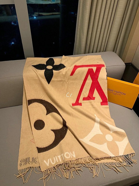 Wholesale Cheap LV Designer Scarves for Sale