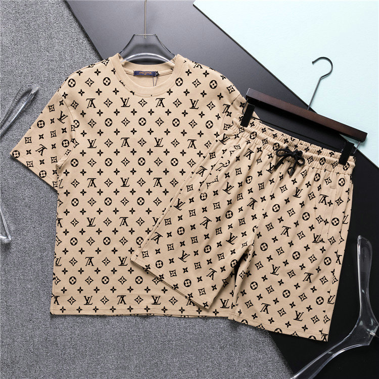 Wholesale Cheap Louis Vuitton Short Sleeve Casual Tracksuit for Sale