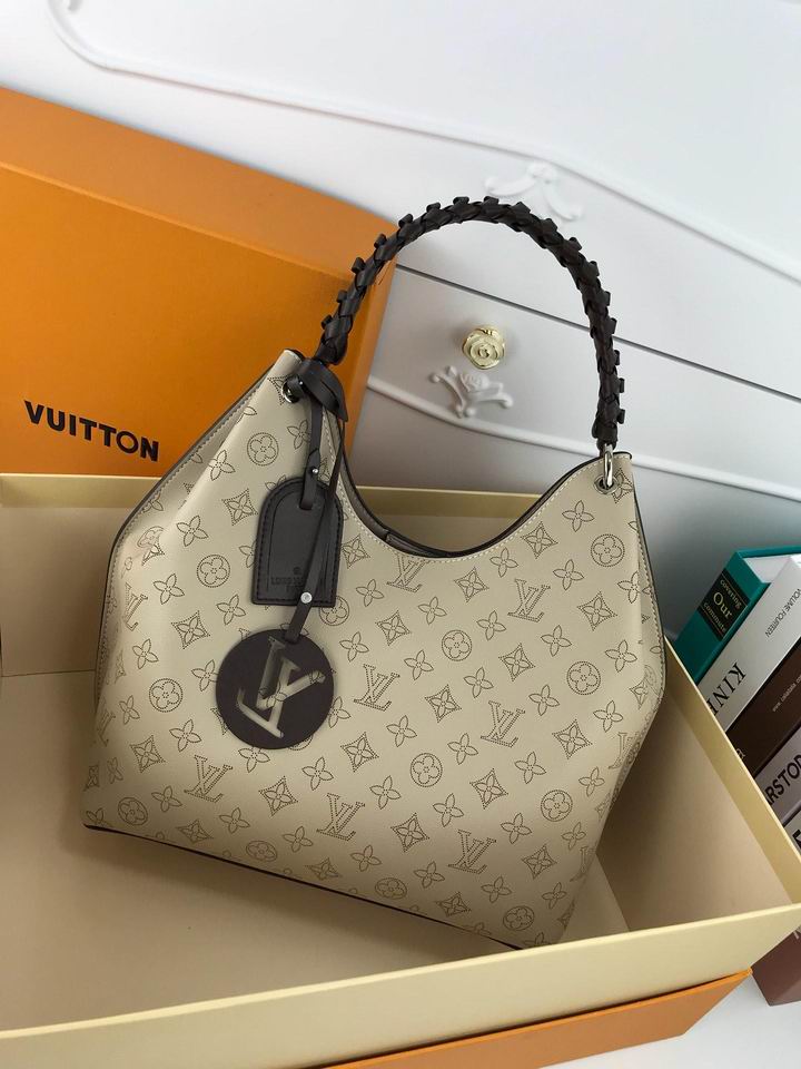 LOUIS VUITTON Carmel Hobo Mahina Leather Handbags