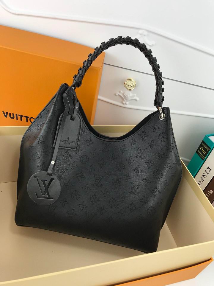 LOUIS VUITTON Carmel Hobo Mahina Leather Handbags