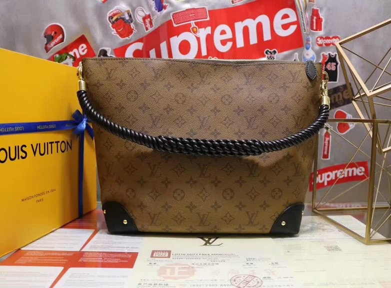 Wholesale Louis Vuitton Triangle Softy M44130