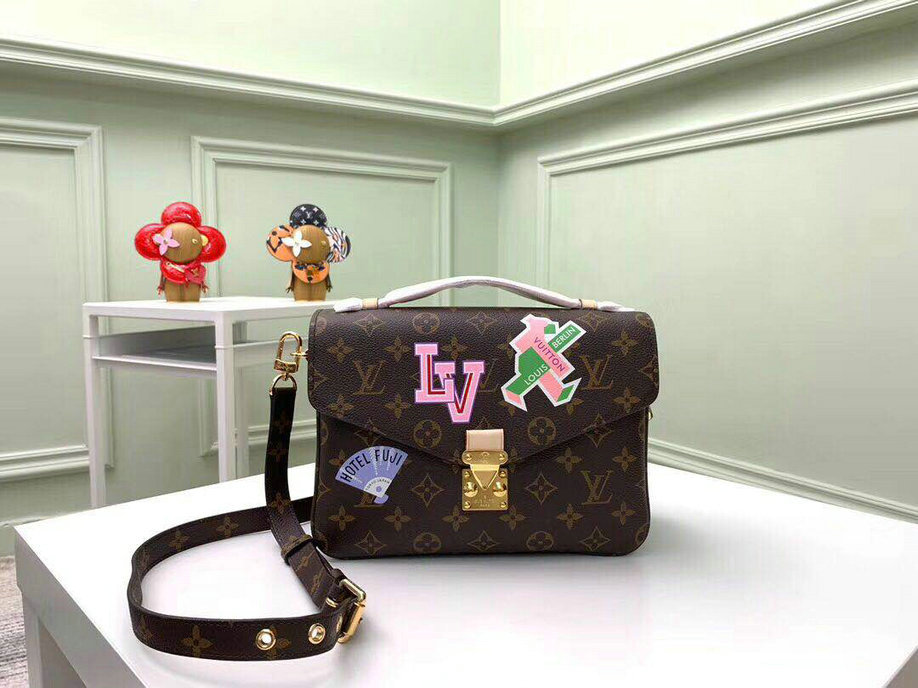 Louis Vuitton Monogram Canvas Pochette Métis M40780