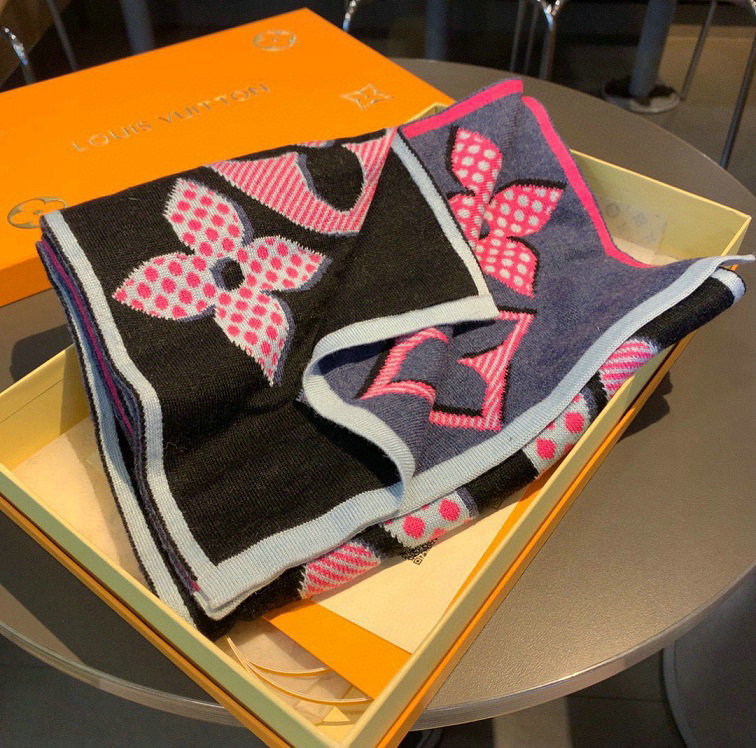 Wholesale Cheap LV Designer Scarves for Sale
