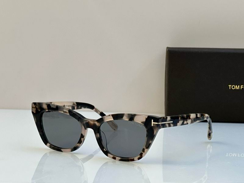 Wholesale Cheap AAA Tom Ford Replica Sunglasses for Sale