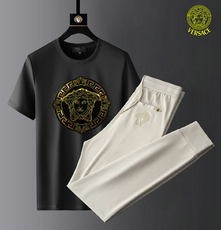 Wholesale Cheap Versace Designer Tracksuits for Sale