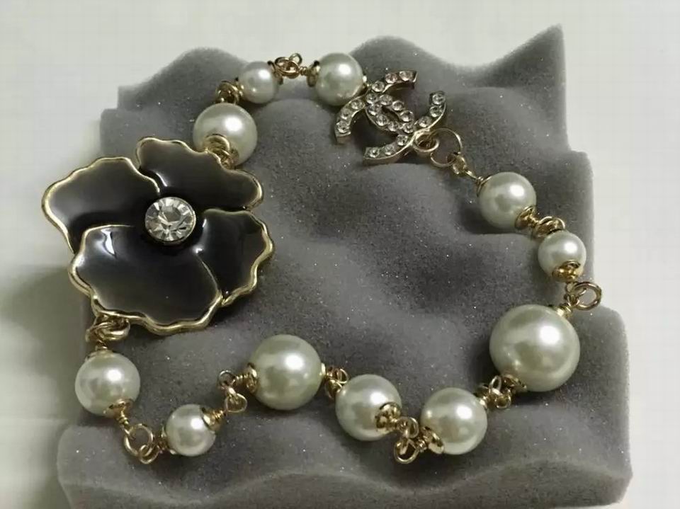 Wholesale Cheap Replica Louis Vuitton Bangles Bracelets-205