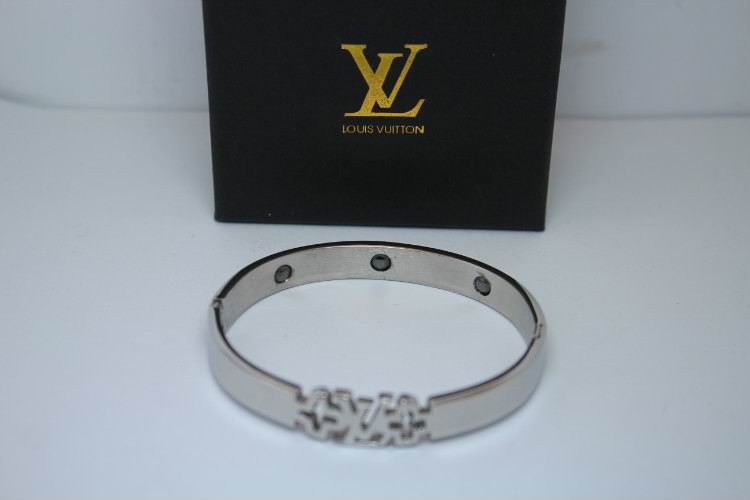 Wholesale Designer Louis Vuitton Bracelets & Bangles-354