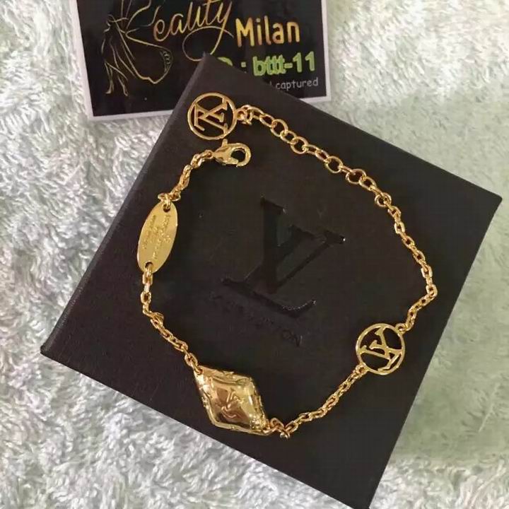 Wholesale Designer Louis Vuitton Replica Bracelets for women-372