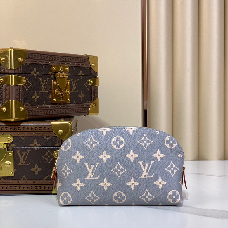 Wholesale High quality Louis Vuitton Women's Cosmetic Pouch for Sale